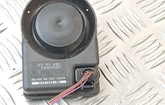 Audi Q3 8U Alarm system siren 1K0951605C F005V00327 150120508