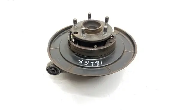 Rear wheel hub