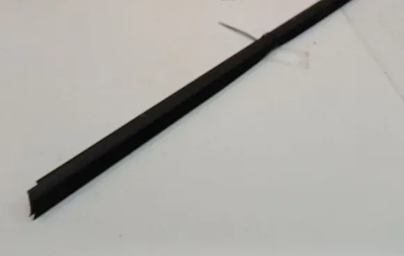 Volkswagen PASSAT B6 Rear door glass trim molding 