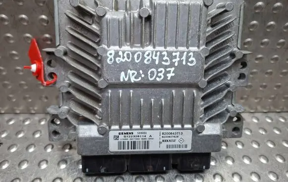 Renault Megane II Engine control unit/module S26282037 8200843713 S122326114