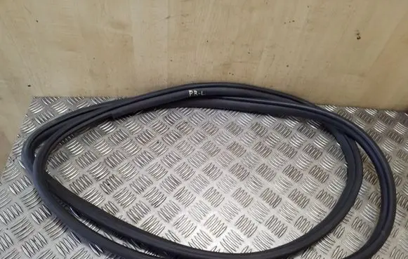 Front door rubber seal