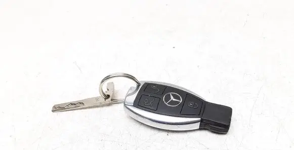 Mercedes-Benz C W204 Ignition key/card 