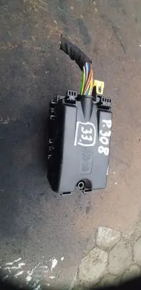Peugeot 308 Relay mounting block V3517664121005231