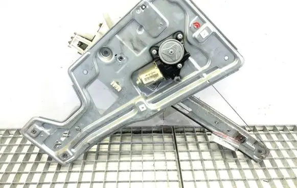 Chevrolet Equinox Front door window regulator with motor
