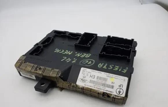 Ford Fiesta Comfort/convenience module 8V5115K600EH 116RA000084 F005V01045
