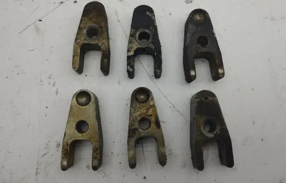 Jeep Grand Cherokee (WK) Fuel Injector clamp holder