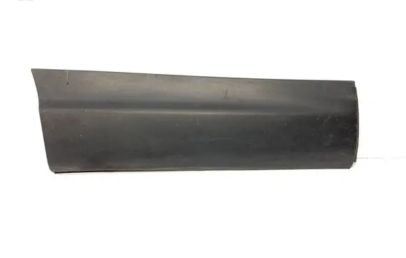 Nissan Qashqai Rear door trim (molding) 828704EA0A