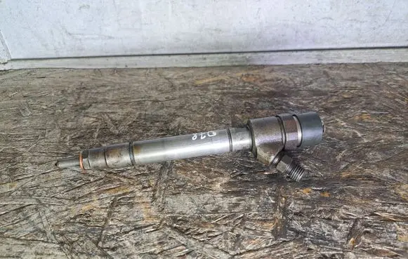 Volvo V70 Fuel injector 8658353 0445110078