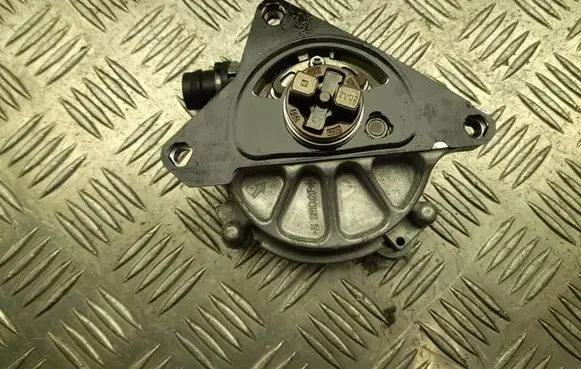 Mercedes-Benz C W206 Vacuum pump 131021A