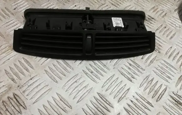 Ford C-MAX II Dash center air vent grill