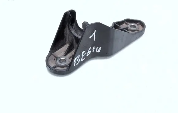 Volvo S80 Gear shift cable bracket 