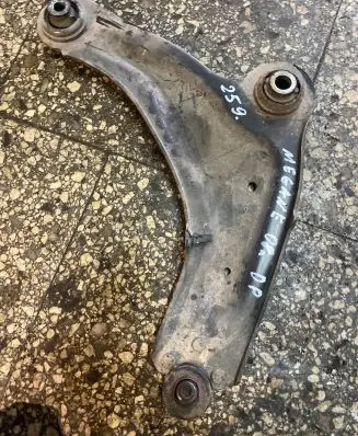 Renault Megane II Front lower control arm/wishbone