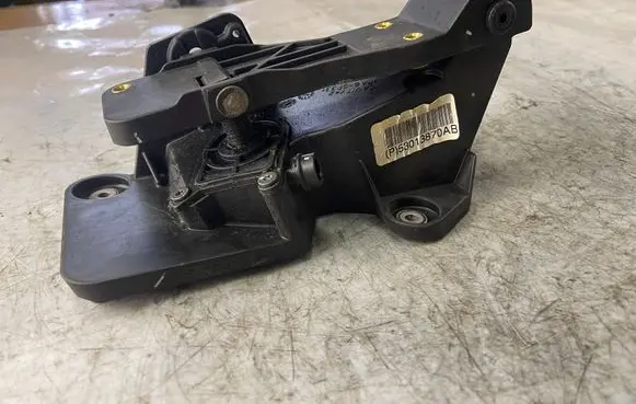 Jeep Grand Cherokee (WK) Accelerator throttle pedal P53013870AB