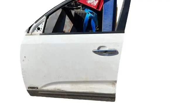 KIA Sorento Front door