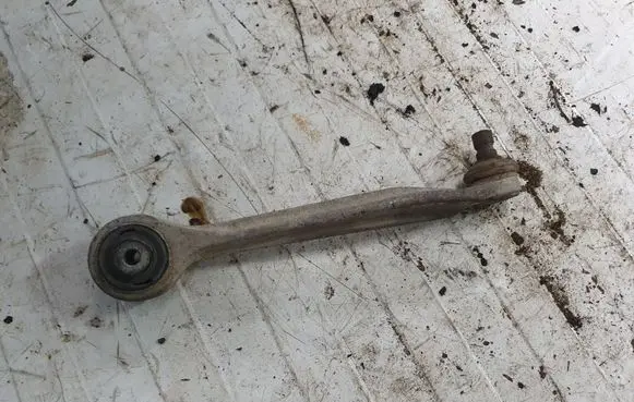 Volkswagen PASSAT B5 Front lower control arm/wishbone NOCODE