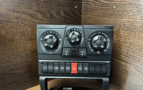 Iveco Daily 3rd gen Climate control unit 568740100 3802529