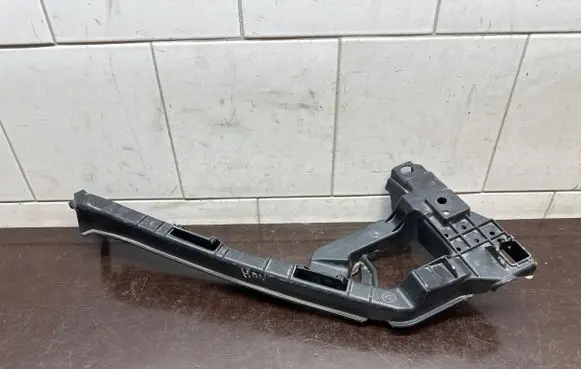 Honda HR-V Headlight/headlamp mounting bracket