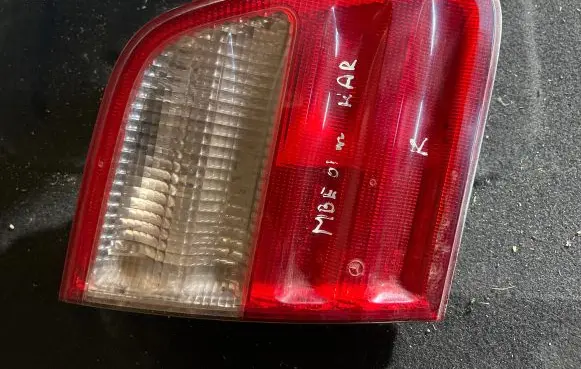 Tailgate rear/tail lights