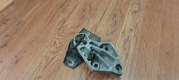 Renault Laguna III Engine mount bracket 112100003R