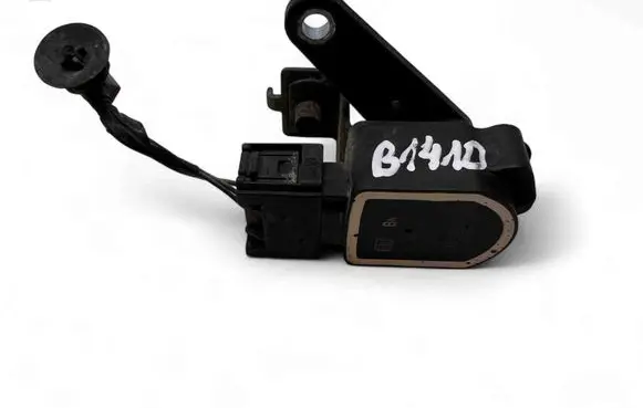 BMW X5 E70 Headlight level adjustment motor 6785206