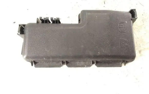 Volvo V70 Fuse box cover 30728133