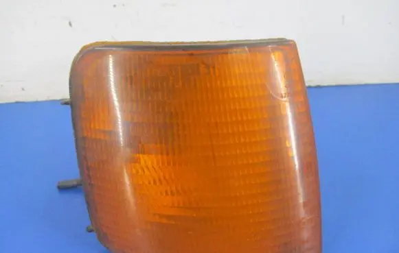 Volkswagen PASSAT B3 Front indicator light 357953050