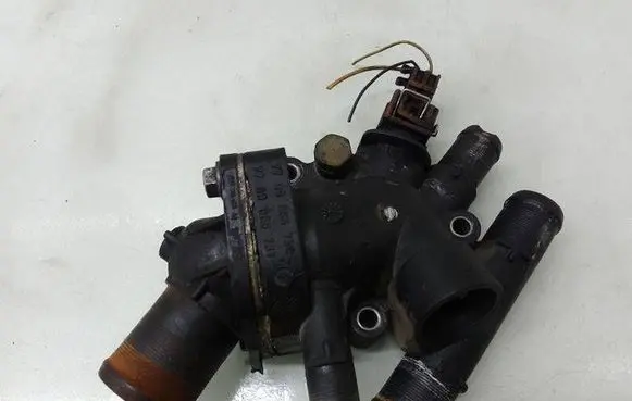 Skoda Fabia Mk1 (6Y) Thermostat/thermostat housing 7700866730
