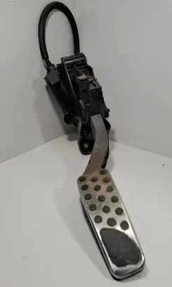 Lancia Thema Accelerator throttle pedal 04861716AB