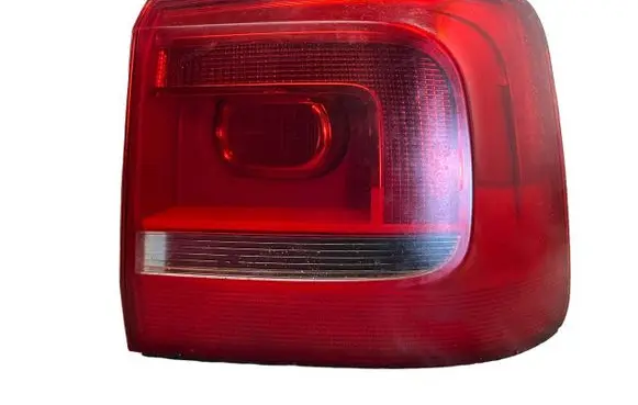 Volkswagen Touran II Rear/tail lights 176405 176408