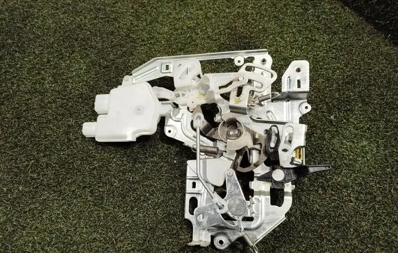 Renault Master III Sliding door lock 826703236R