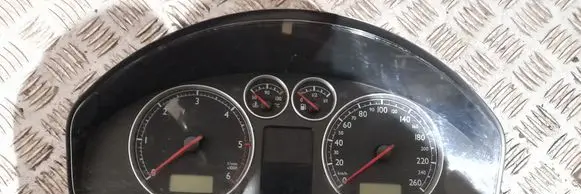 Volkswagen Sharan Speedometer (instrument cluster) 7M3920820D
