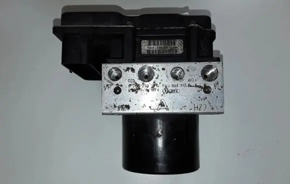 Skoda Fabia Mk2 (5J) ABS Pump 6P0614117F