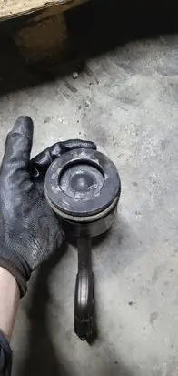 Ford Focus Piston with connecting rod 75L101