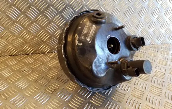 Mercedes-Benz C W203 Brake booster A0054300230