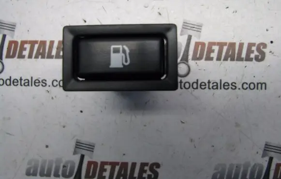 Toyota Avensis T250 Fuel tank opening switch 156795
