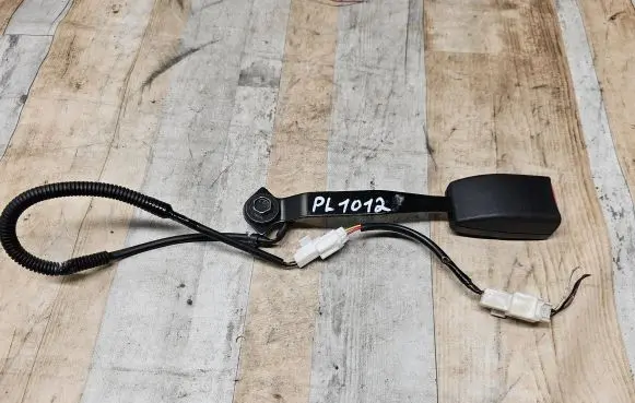 Mazda 2 Front seatbelt buckle