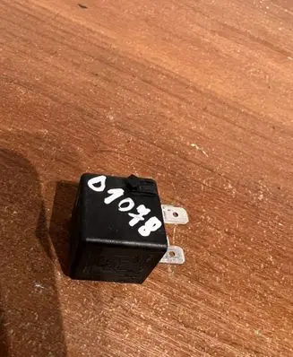 Mercedes-Benz SL R129 Other relay A0025421319 D1078