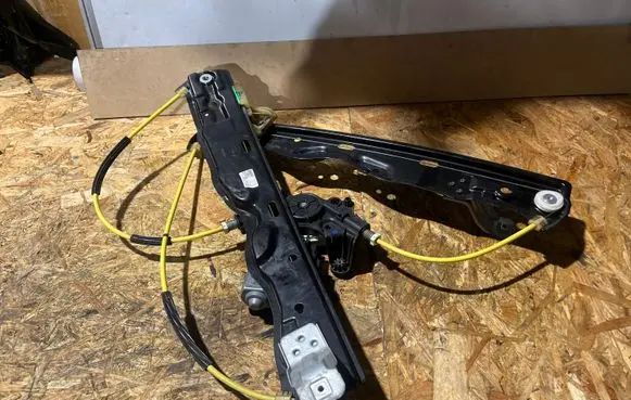 Land Rover Range Rover Velar Front door window regulator with motor J8A223200AB