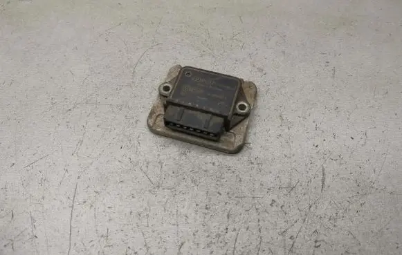 Volkswagen PASSAT B3 Ignition amplifier control unit 191905351B