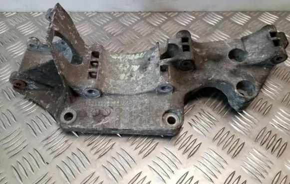 Seat Alhambra (Mk1) Generator/alternator bracket R045903143C
