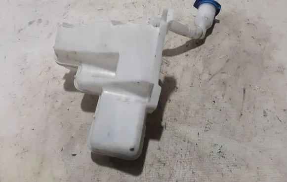 Windshield washer fluid reservoir/tank