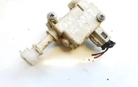 Volkswagen Golf V Central locking motor 1K6810773