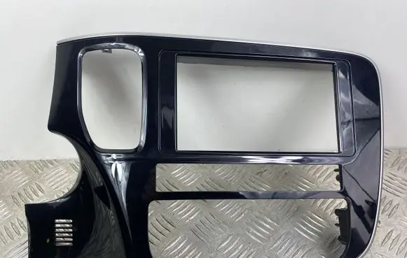 Mitsubishi Outlander Radio/GPS head unit trim 