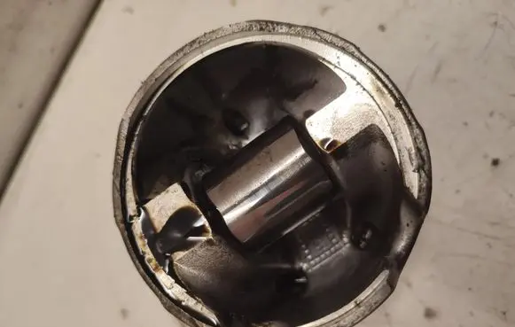 Renault Trafic II (X83) Piston 