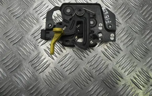 Ford Fiesta Tailgate/trunk/boot lock/catch/latch AV1A16700AF T1642