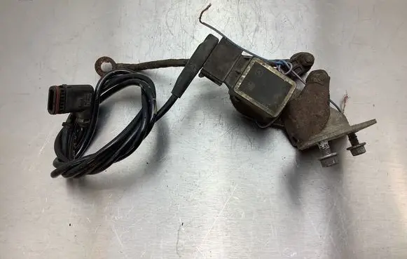 Mercedes-Benz E W211 Air suspension front height level sensor A0105427717