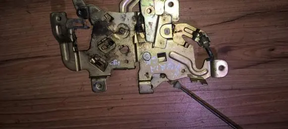 Nissan Prairie Rear door lock