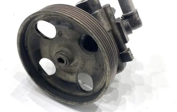 Peugeot 607 Power steering pump 9640886480