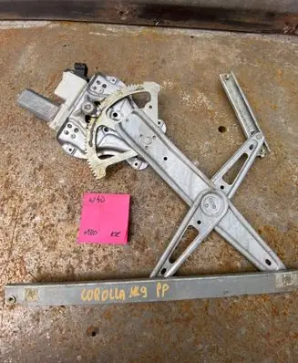 Toyota Corolla E110 Front door window regulator with motor 0130822032