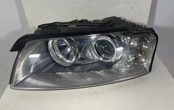 Audi A8 S8 D3 4E Headlight/headlamp